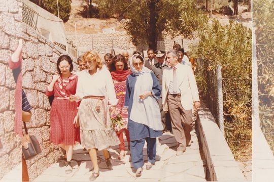 indira gandhi - melina merkouri